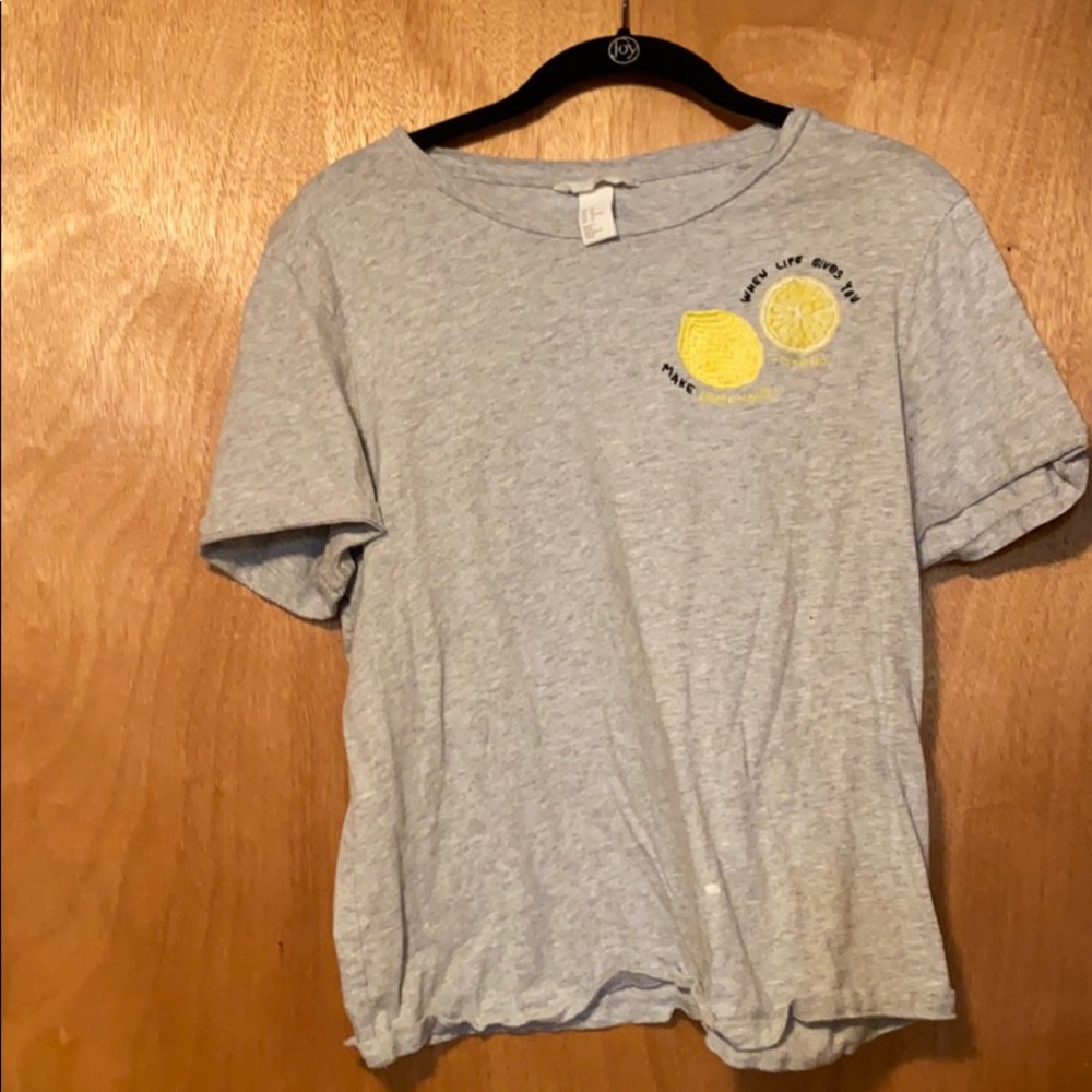 Grey t shirt